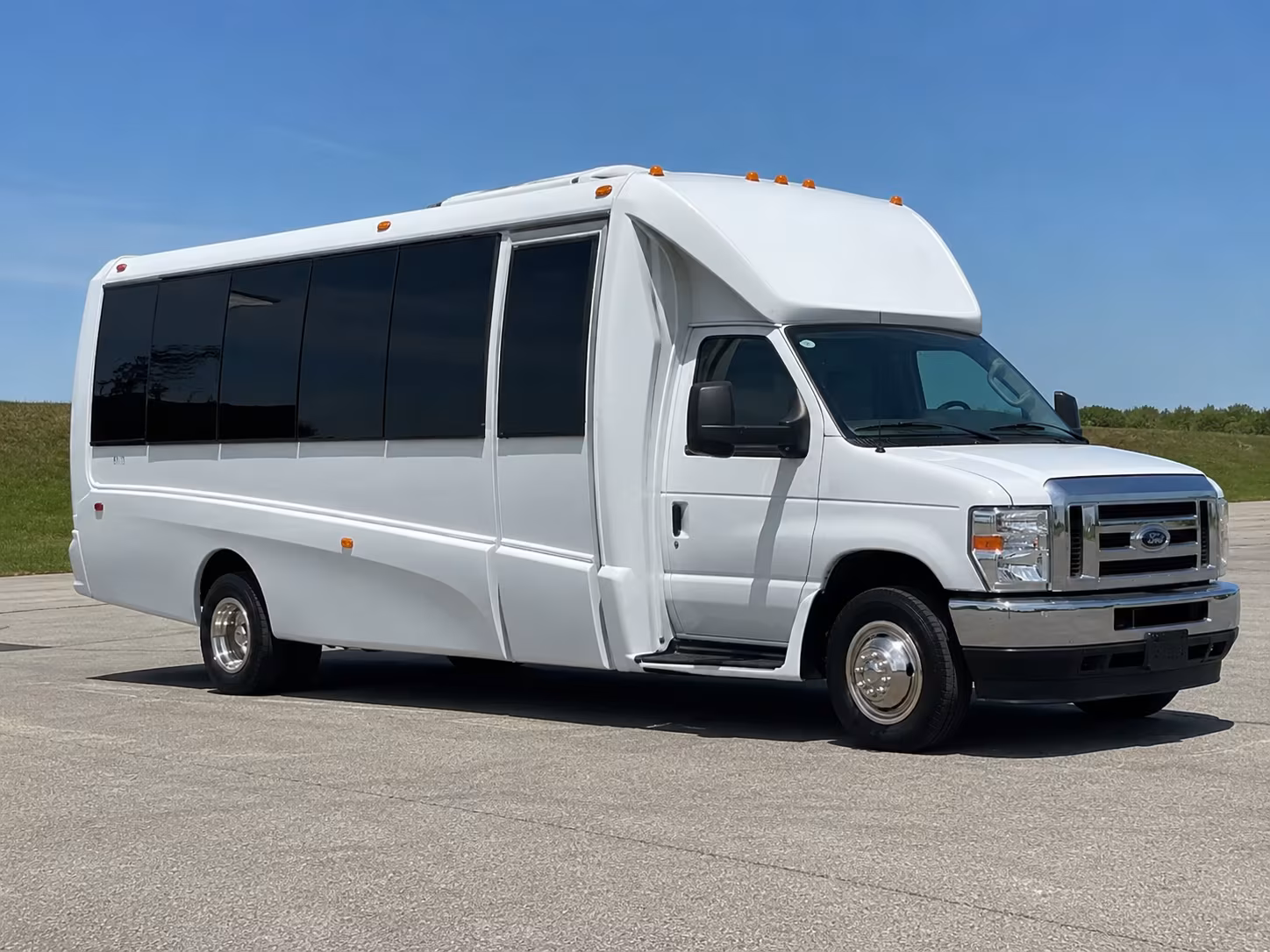 Houston Birthday, Sweet 16, & Quinceañera Transportation party bus exterior