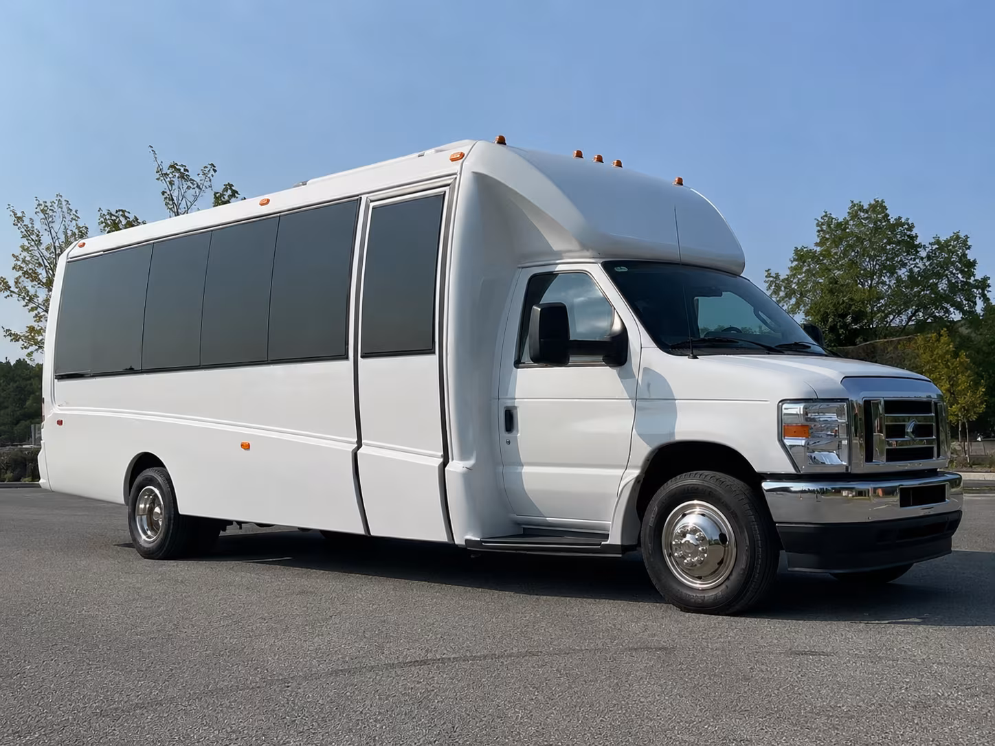 Houston Birthday, Sweet 16, & Quinceañera Transportation party bus interior